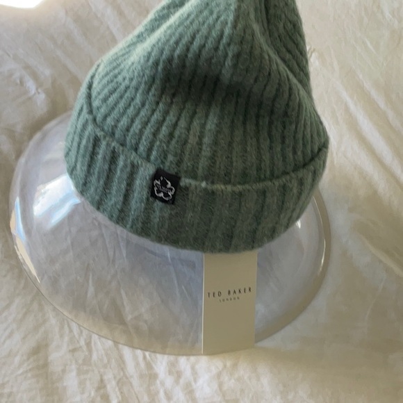 TED BAKER BRITNY MAGNOLIA BRANDED BOBBLE BEANIE HAT ONE SIZE /RIBBED KNIT CUFF - Picture 2 of 5
